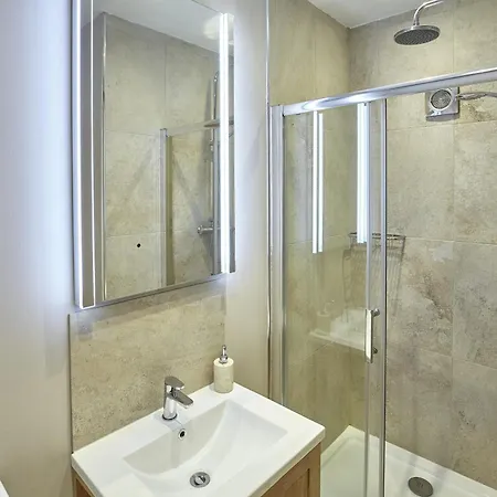 Cumbria, En-suite Bathrooms, North Pennines Alston